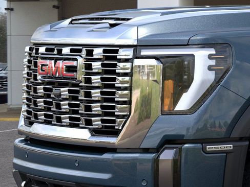 New 2026 GMC Sierra 2500 Denali w/ Denali Reserve Package image 13
