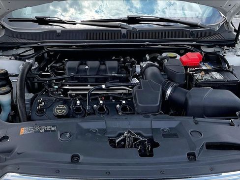 Used 2019 Ford Taurus Limited AWD/4WD image 9