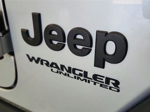 Used 2022 Jeep Wrangler Unlimited Sport image 17