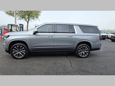 New 2026 Chevrolet Suburban High Country image 21