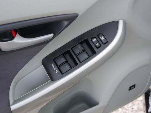 Used 2010 Toyota Prius Three image 19