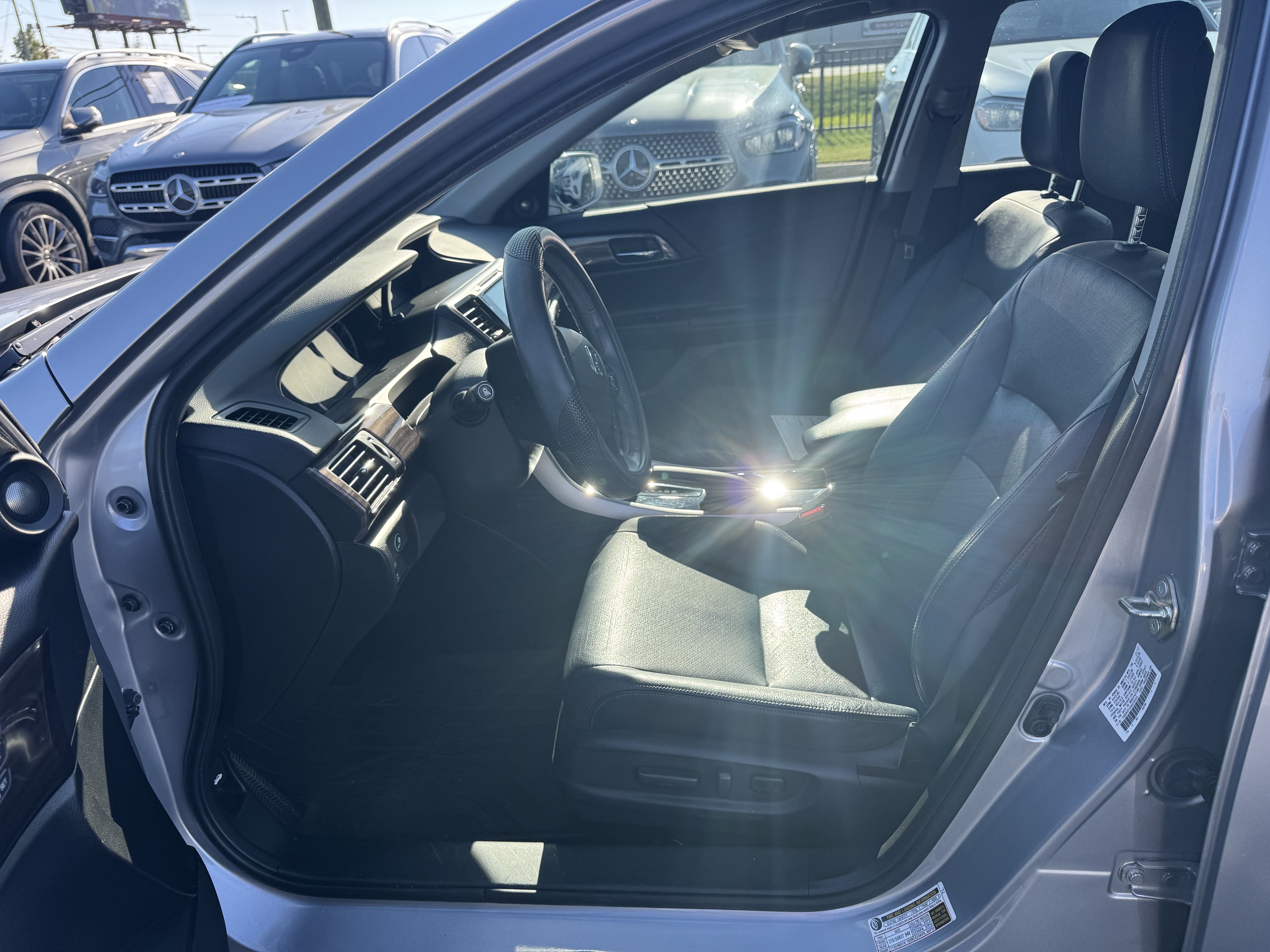 Used 2017 Honda Accord EX-L image 21