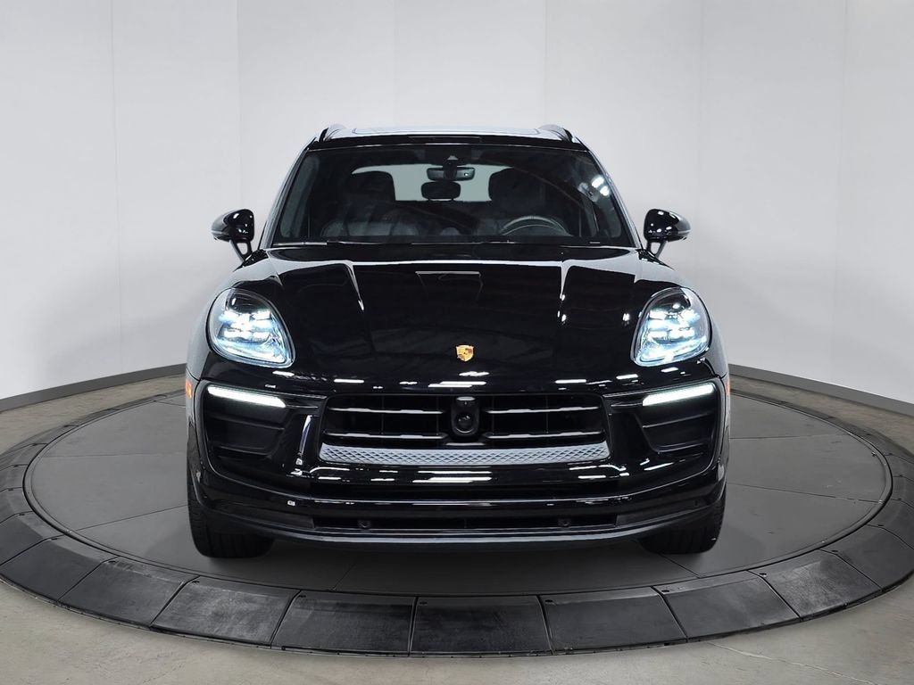 Certified 2026 Porsche Macan AWD/4WD image 10