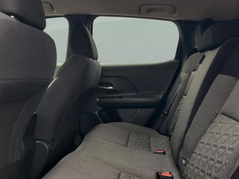 Certified 2025 Nissan Kicks SV image 30