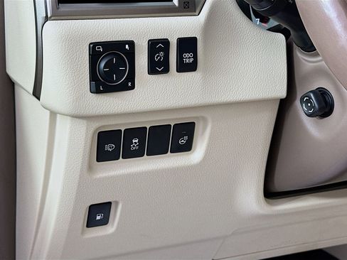 Used 2013 Lexus GX 460 Premium image 11