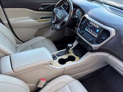 Used 2018 GMC Acadia Denali image 17