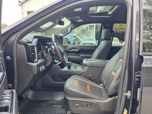 Used 2022 GMC Sierra 1500 AT4 w/ AT4 Premium Package image 11