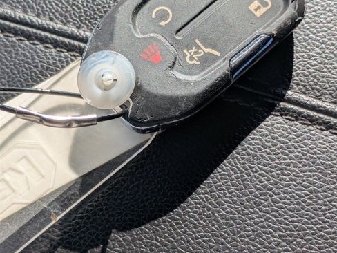 Used 2023 GMC Terrain SLT image 37