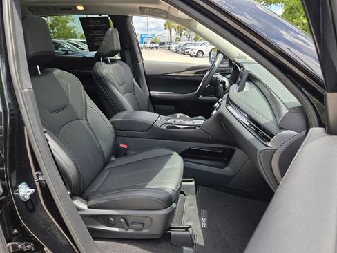 Certified 2026 INFINITI QX60 Luxe w/ Cargo Package FWD image 24