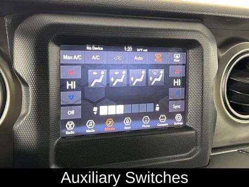 Used 2018 Jeep Wrangler Unlimited Sport S image 32