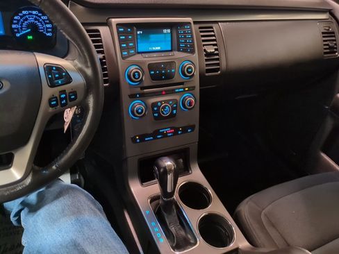 Used 2019 Ford Flex SE image 20