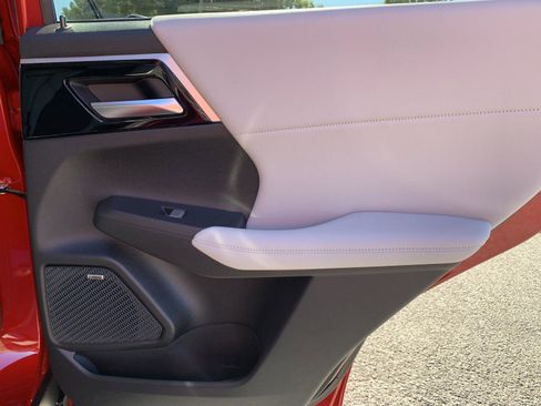 New 2025 Mitsubishi Outlander SE image 22