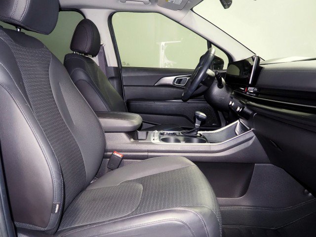 Used 2025 Kia Carnival SX Prestige FWD image 15
