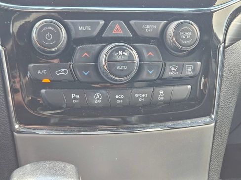 Used 2021 Jeep Grand Cherokee Laredo X RWD image 19