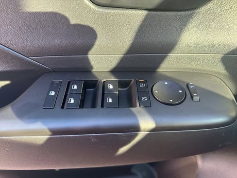 Used 2025 Hyundai Kona SEL image 31