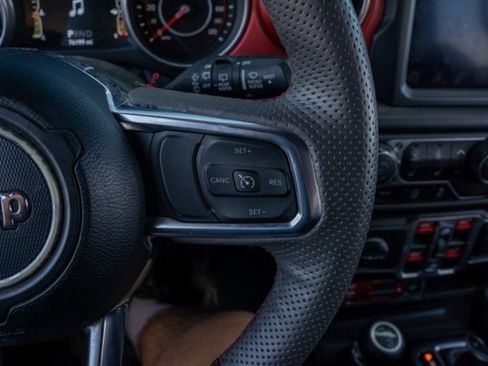 Used 2018 Jeep Wrangler Unlimited Rubicon AWD/4WD image 16