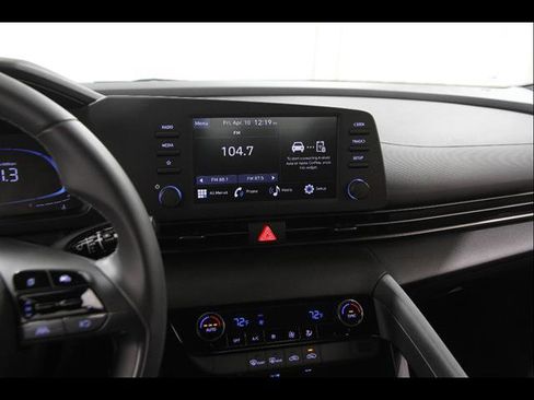 Certified 2025 Hyundai Elantra Sport image 9