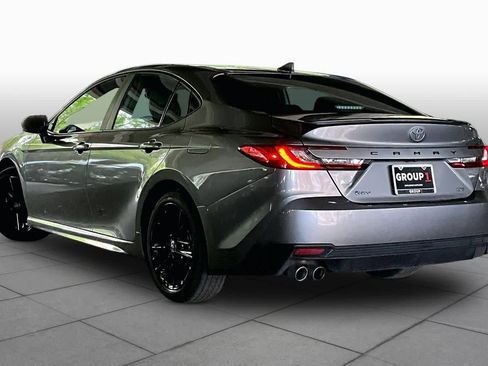 Used 2025 Toyota Camry SE w/ Convenience Package image 11