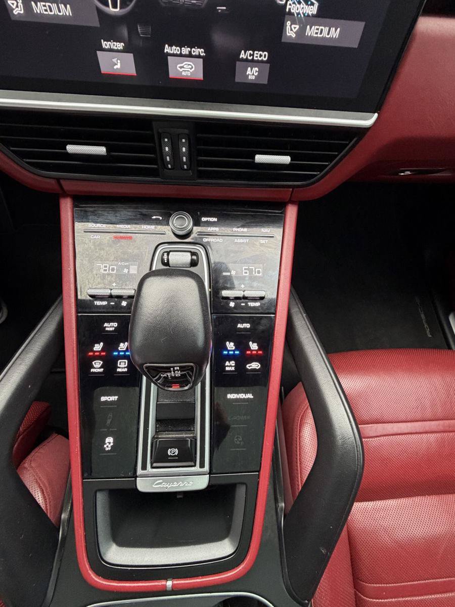 Used 2019 Porsche Cayenne AWD/4WD image 21
