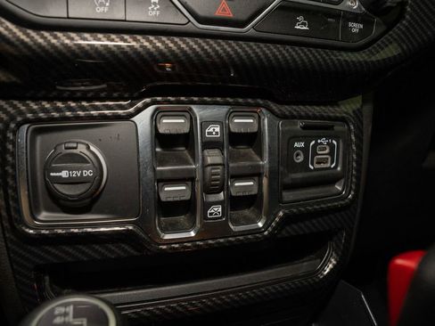 Used 2023 Jeep Gladiator Willys image 15