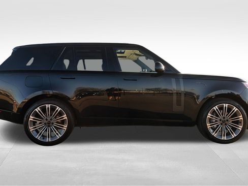 New 2026 Land Rover Range Rover SE image 4