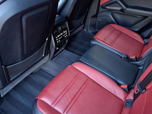 Certified 2025 Porsche Cayenne image 16