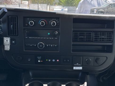 Used 2022 GMC Savana 3500 Extended w/ Power Convenience Package image 22