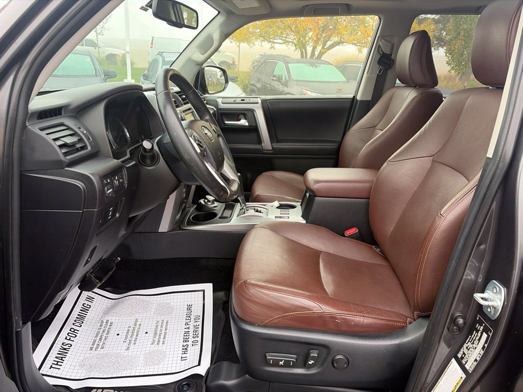 Used 2018 Toyota 4Runner Limited AWD/4WD image 25