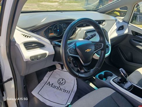 Used 2017 Chevrolet Bolt LT FWD image 7