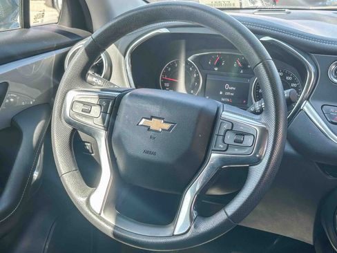 Used 2025 Chevrolet Blazer LT FWD image 16
