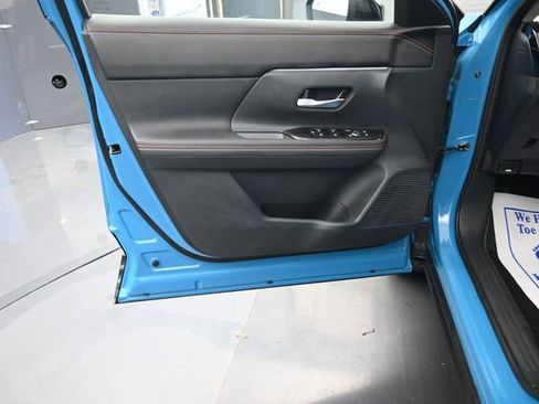 Used 2025 Nissan Kicks SR AWD/4WD image 10