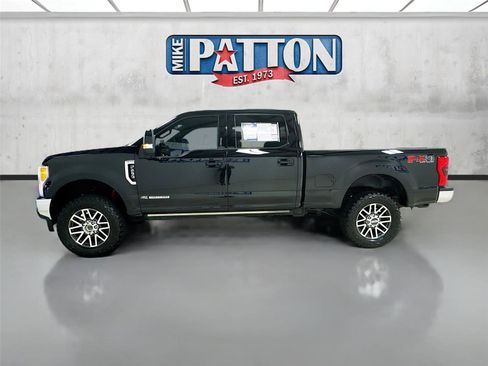 Used 2017 Ford F250 Lariat w/ Lariat Ultimate Package image 4
