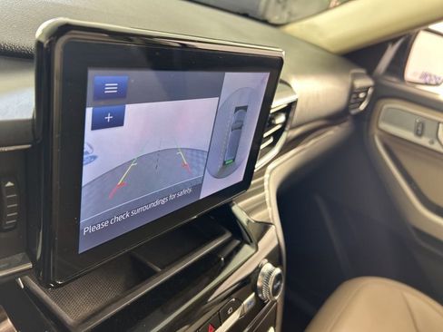 Used 2023 Ford Explorer Limited image 19