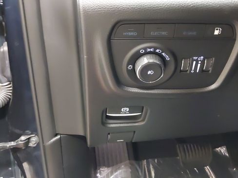 Used 2024 Jeep Grand Cherokee Limited 4xe image 23