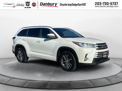 Used 2017 Toyota Highlander XLE w/ Carpet Mat Package