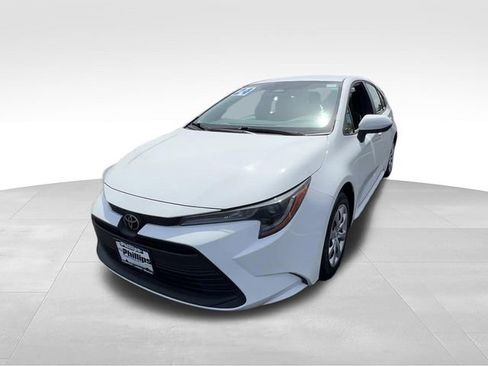 Used 2024 Toyota Corolla LE FWD image 2