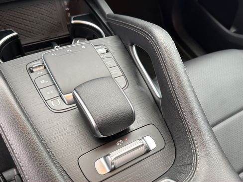 Used 2025 Mercedes-Benz GLS 450 4MATIC image 37