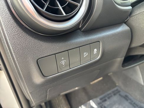 Used 2023 Hyundai Kona Limited image 22