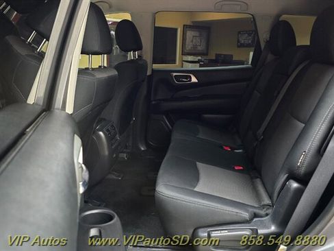 Used 2020 Nissan Pathfinder SV AWD/4WD image 19