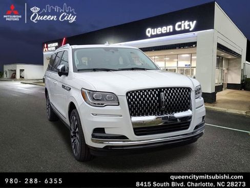 Used 2023 Lincoln Navigator Black Label image 1