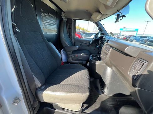 Used 2023 GMC Savana 2500 w/ Driver Convenience Package image 27
