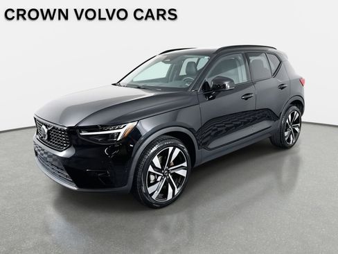 Used 2023 Volvo XC40 B5 Ultimate w/ Protection Package Premier image 1