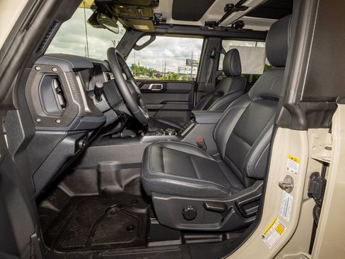 New 2026 Ford Bronco Badlands AWD/4WD image 11