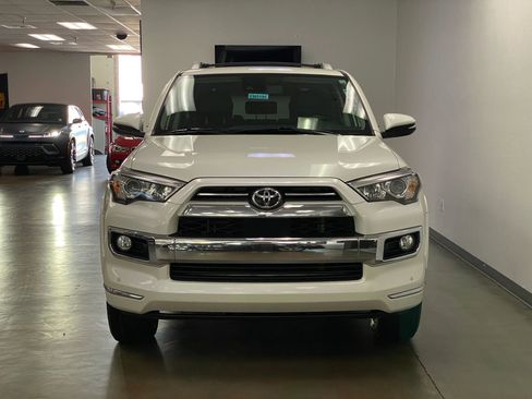 Used 2020 Toyota 4Runner Limited AWD/4WD image 3