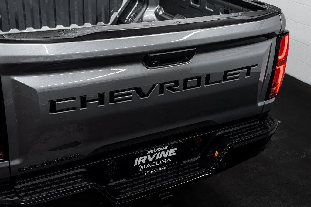 Used 2024 Chevrolet Colorado Z71 w/ Z71 Convenience Package 2 AWD/4WD image 15