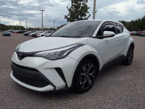 Used 2021 Toyota C-HR XLE FWD image 2