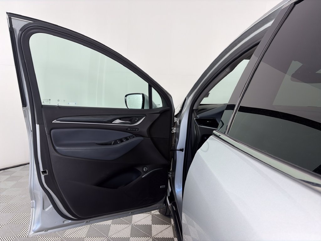 Used 2021 Buick Enclave Premium w/ Sun and Sites Package FWD image 10