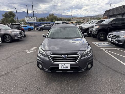 Used 2018 Subaru Outback 3.6R Limited AWD/4WD image 2
