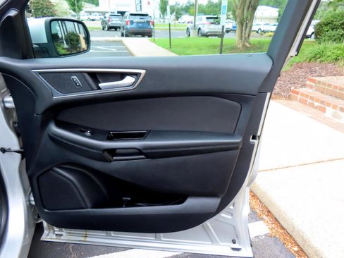 Used 2019 Ford Edge SEL image 24