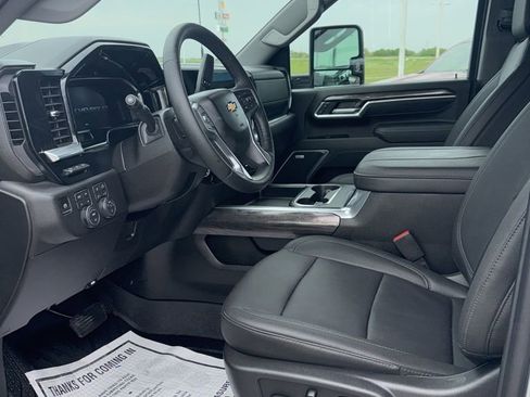 Used 2026 Chevrolet Silverado 3500 LTZ w/ LTZ Texas Edition image 8